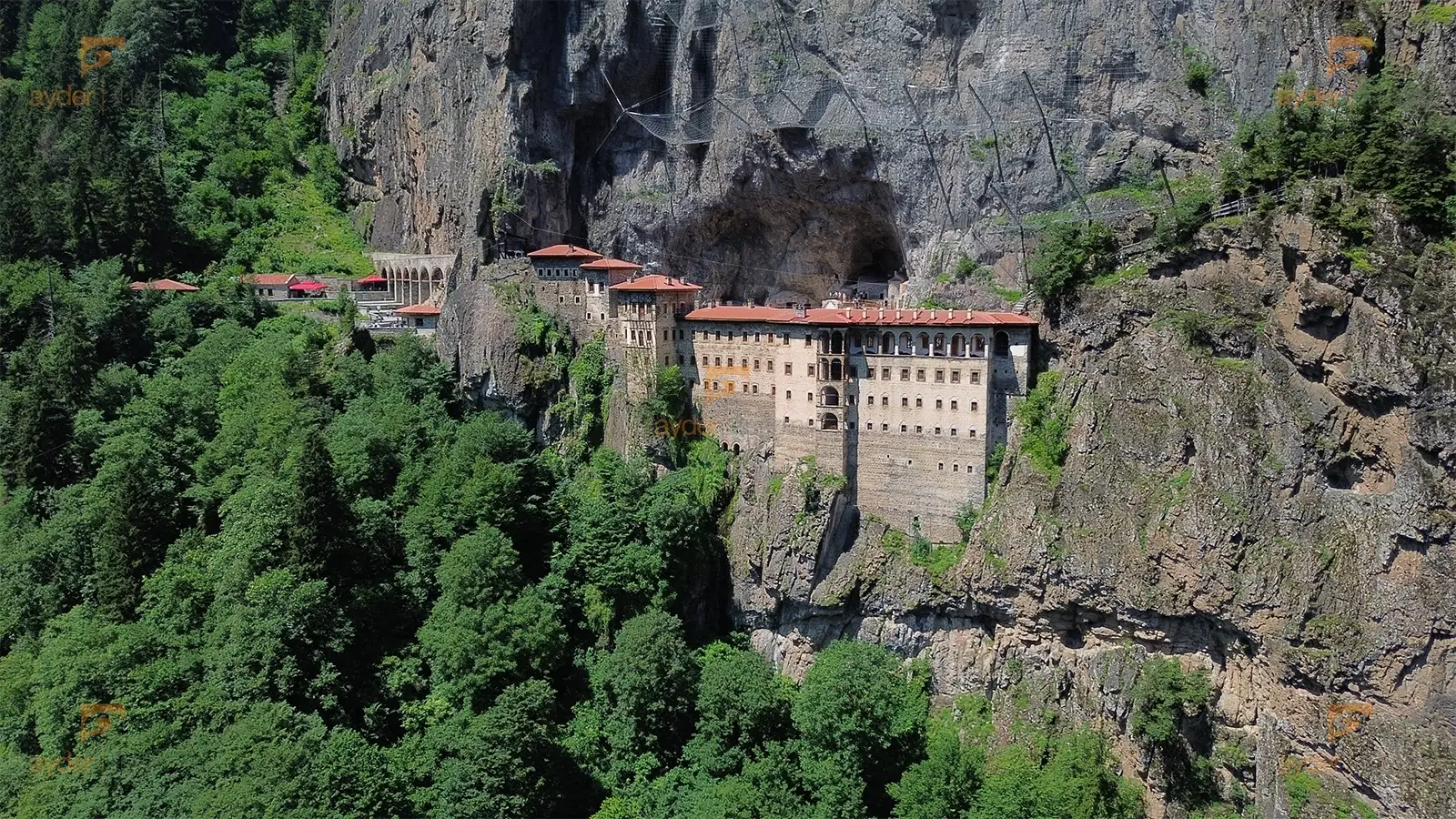 Trabzon - Sümela Manastırı